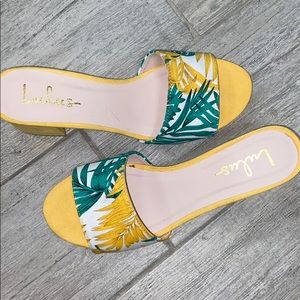 Lulu brand sandal